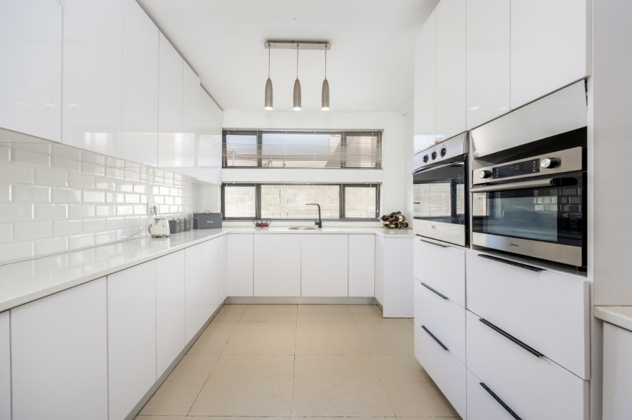 8 Bedroom Property for Sale in Haasendal Western Cape